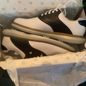 Never Worn Men’s FootJoy Golf Shoes